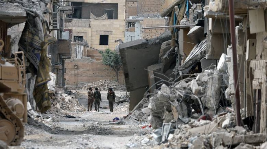 AFP: Ομαδικός τάφος 300 τζιχαντιστών και αμάχων βρέθηκε στη Ράκα της Συρίας