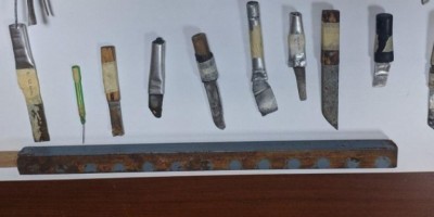 Σαφάρι των «Ράμπο» στις φυλακές Κορυδαλλού και Χανίων: Εντοπίστηκαν μαχαίρια, σουβλιά, φαλτσέτες