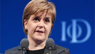 Sturgeon (Σκωτία): Να παραιτηθεί η βουλευτής Ferrier λόγω παραβίασης των κανόνων κορωνοϊού