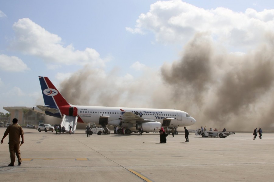 Yεμένη: Βομβιστική επίθεση στo αεροδρόμιο του Aden, με 26 νεκρούς και 60 τραυματίες
