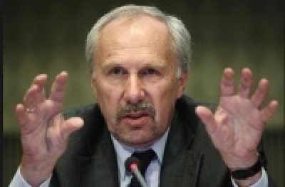 Nowotny (EKT): Καμία αύξηση των βασικών επιτοκίων στην Ευρώπη μέσα στο 2018