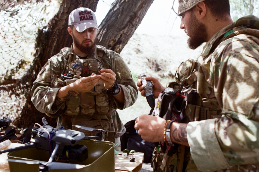 Τους ξετρυπώσαμε – Αυτοί είναι οι 2 «μαέστροι» των drones της Ουκρανίας – Αδέρφια, σκληροπυρηνικοί ναζί και «γκουρού» στις νέες τεχνολογίες