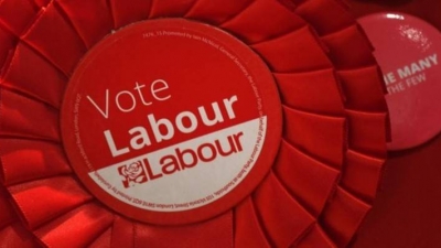 Βρετανία: «Εμφύλιος» στους Εργατικούς μετά την «ήττα» στις εκλογές - Την καρατόμηση της Αντιπροέδρου, ακολουθούν ανακατατάξεις