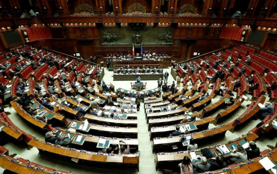Ιταλία: Εγκρίθηκε από το Κοινοβούλιο ο νέος κρατικός  προϋπολογισμός - Άνετη ψήφος εμπιστοσύνης για την κυβέρνηση Conte