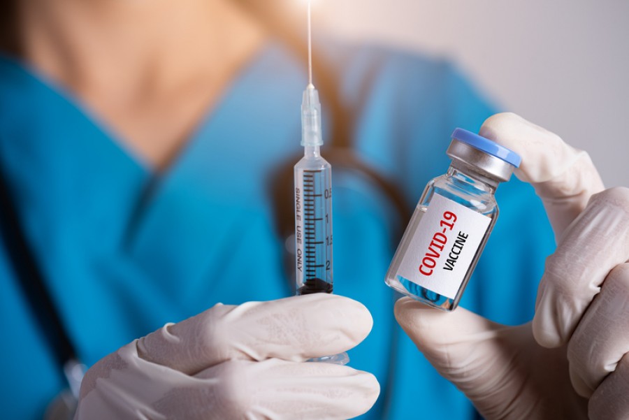 Ανησυχεί για παράταση της πανδημίας η κυβέρνηση – Βραδύτατοι οι ρυθμοί εμβολιασμού, ενδείξεις για 3ο κύμα Covid μετά τις γιορτές