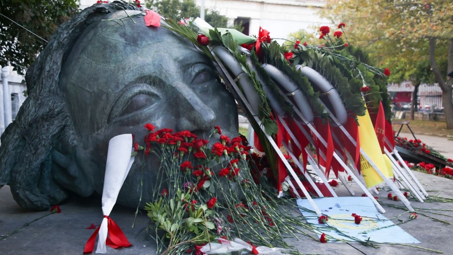 Έκλεισαν οι πύλες του Πολυτεχνείου - Σε 17 προσαγωγές γύρω από τα Εξάρχεια προχώρησαν οι Αρχές