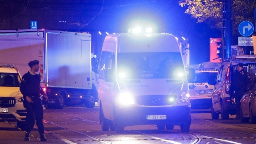 Βέλγιο: Ανθρώπινα μέλη εντοπίστηκαν μέσα σε ψυγείο που πετάχθηκε σε κανάλι στη Λιέγη