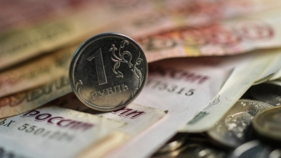 Η Μόσχα προσφέρει ρούβλια για επαναγορά ευρωομολόγων 2 δισ. δολαρίων που λήγoυν σε λίγες μέρες