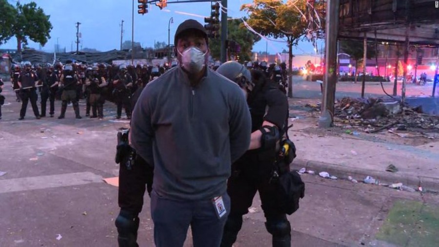 Μινεάπολη (ΗΠΑ): Η αστυνομία συνέλαβε live δημοσιογράφο του CNN που κάλυπτε τις διαδηλώσεις