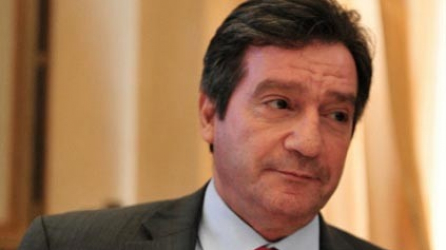 Κόντρα Καμίνη - Μηταράκη για δομή στη Χίο - Καμίνης: Δομή μόνο για καταγραφή και ταυτοποίηση μεταναστών - προσφύγων