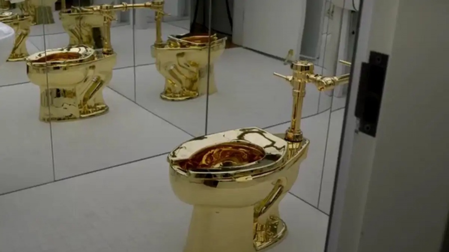 Προλαβαίνετε: Η χρυσή, σπάνια τουαλέτα των 18 καρατιών βγαίνει σε πλειστηριασμό - Ξεκινάει από 10 εκατ. δολάρια