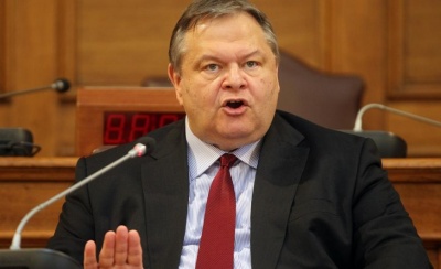 Βενιζέλος για Σημίτη: Κάποιοι θέλουν να αμαυρώσουν το εμβληματικό πρόσωπο του ευρωπαϊκού κεκτημένου της χώρας