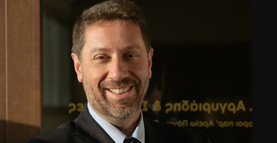 Νο mood(y's) - Το αφήγημα του απόλυτου success story, τρίζει