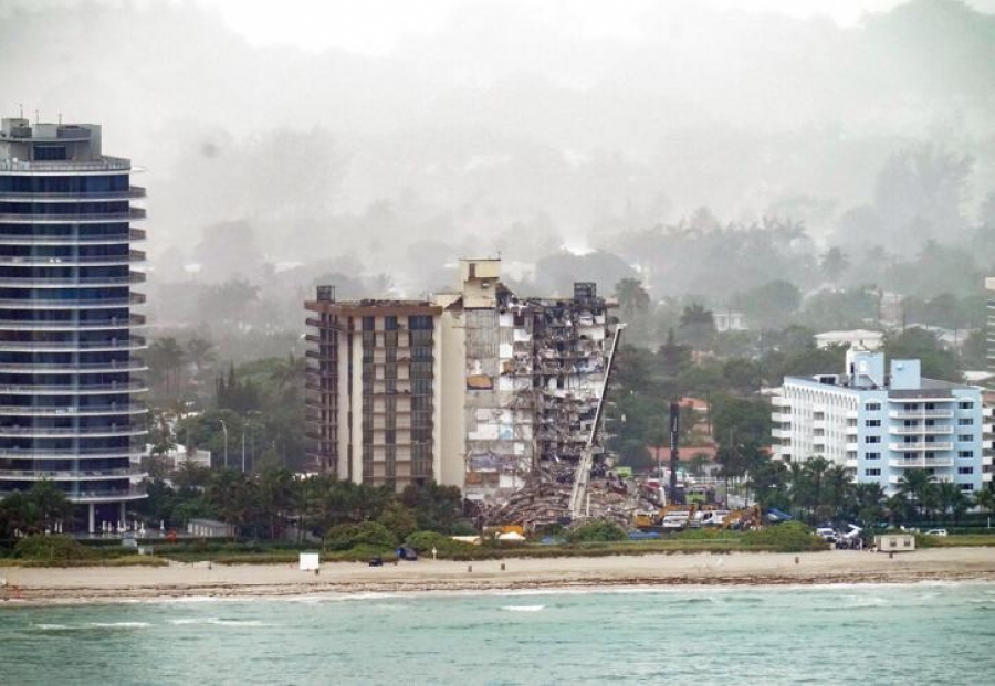 Κατάρρευση κτηρίου στη Φλόριντα: Οι διασώστες ελπίζουν για επιζώντες, στους 10 οι νεκροί