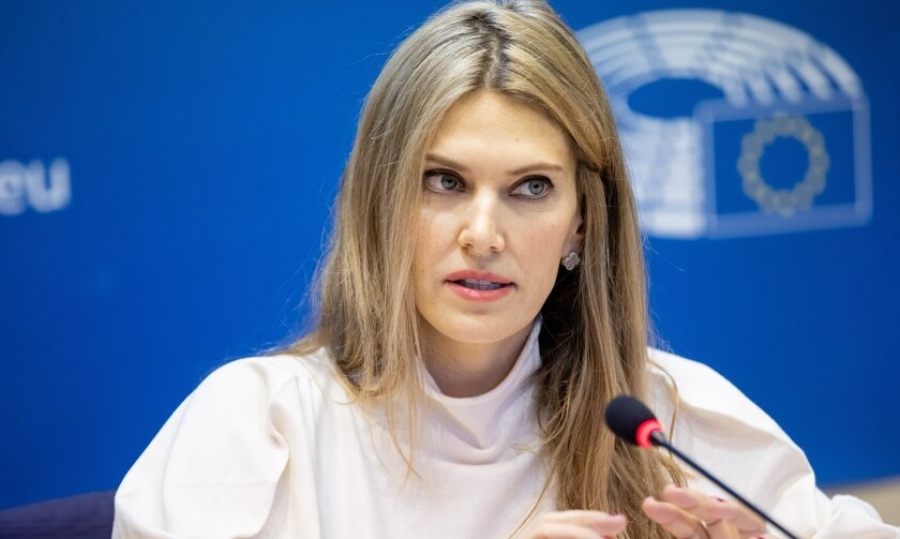 Qatargate: H Εύα Καϊλή μπορεί να κυκλοφορεί ελεύθερα στη ζώνη Σένγκεν