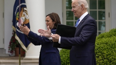 Joe Biden: Αν έχετε εμβολιαστεί πλήρως, βγάλτε τις μάσκες σας! Θα χαμογελάσουμε ξανά