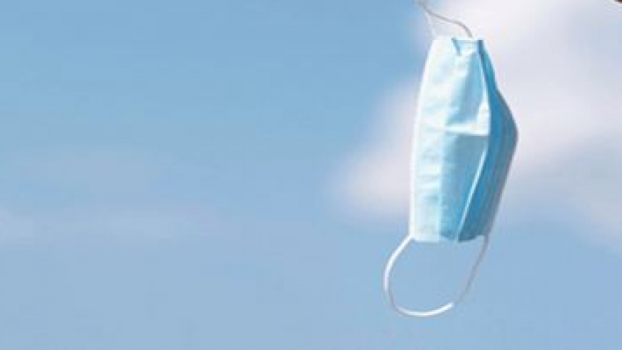 Τέλος οι μάσκες στους εξωτερικούς χώρους – Σύσταση για χρήση τους  όπου υπάρχει συνωστισμός