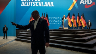 Τρέμουν το AfD και τις φιλορωσικές θέσεις του – Ξεκινά δίωξη σε βουλευτή για επιχείρηση... στη Λευκορωσία