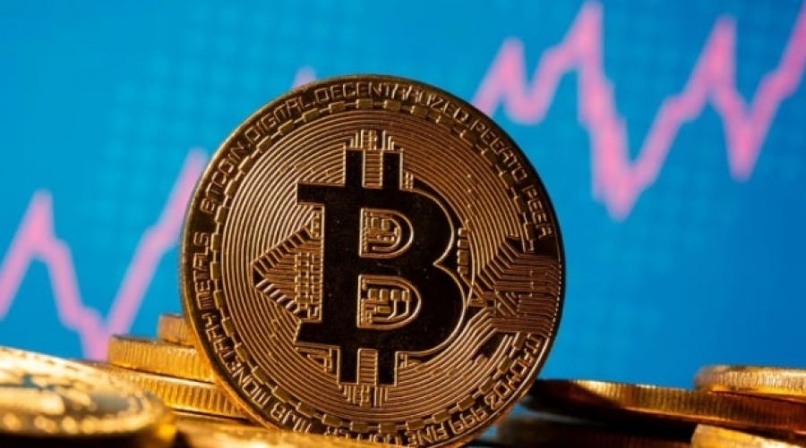 To Bitcoin εκτοξεύεται σε νέο ιστορικό υψηλό - Στα 500.000 δολ. ως το τέλος της θητείας Trump, λέει η Standard Chartered