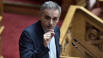 Πρόταση μομφής - Βουλή: Με την Erin Brokovich παρομοίασε ο Τσακαλώτος τη Μαρία Καρυστιανού