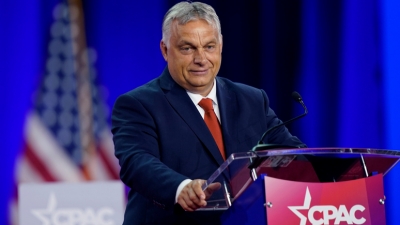 Orban (Ουγγαρία): Χρειαζόμαστε λιγότερους... drag queens και περισσότερους Chuck Norris