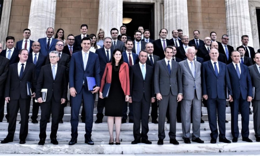 Εισηγήσεις για ανασχηματισμό - εξπρές μέχρι τέλη Ιουλίου ή μέχρι 22 Αυγούστου – Τα στάνταρ των αλλαγών