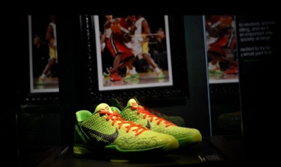 Ρεκόρ... μετά θάνατον - Τα θρυλικά sneackers του Kobe Bryant σε δημοπρασία έναντι 10 εκατ. δολ.