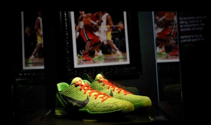 Ρεκόρ... μετά θάνατον - Τα θρυλικά sneackers του Kobe Bryant σε δημοπρασία έναντι 10 εκατ. δολ.