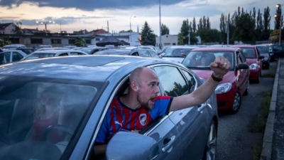 Πανικός στις Βρυξέλλες - Οι «Αυτοκινητιστές» της Τσεχίας εξεγείρονται εναντίον της πράσινης παράνοιας και των ελίτ