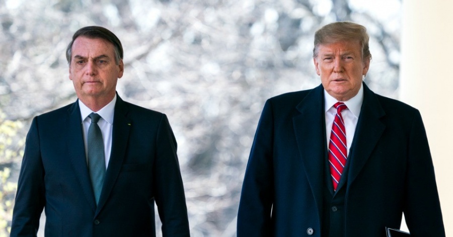 Bolsonaro: Περιμένοντας το τηλεφώνημα του Trump - Ακόμα αναμένεται η αμερικανική βοήθεια για τον Αμαζόνιο