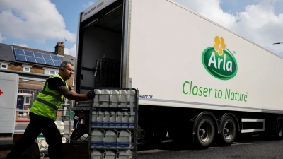 Ηνωμένο Βασίλειο: Η Arla προειδοποιεί για ελλείψεις γάλακτος στα ράφια των σούπερ μάρκετ