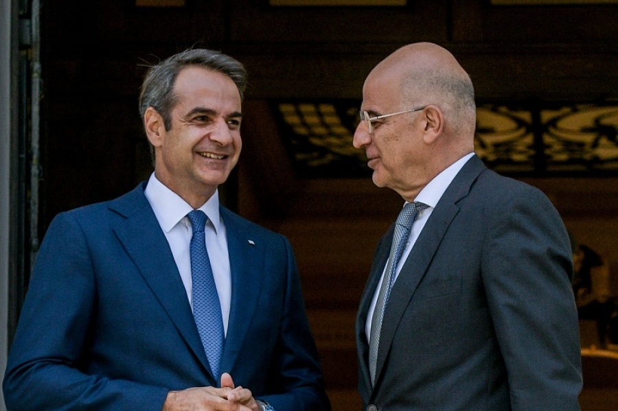 Θερμό επεισόδιο Δένδια - Μητσοτάκη με αφορμή το χρηματοδοτικό πρόγραμμα SAFE της ΕΕ - Στο κόκκινο οι σχέσεις τους