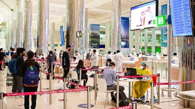 Το Ην. Βασίλειο απαγορεύει τις πτήσεις από τα Αραβικά Εμιράτα