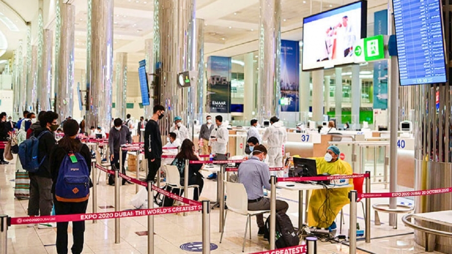 Το Ην. Βασίλειο απαγορεύει τις πτήσεις από τα Αραβικά Εμιράτα