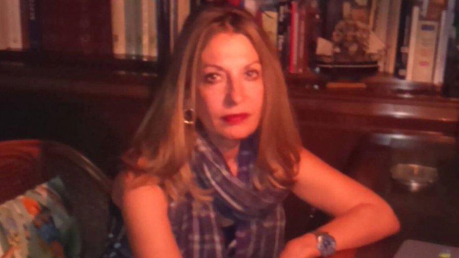 Καταγγέλλει την απόλυση της από τον ΣΥΡΙΖΑ «επειδή είναι κουνιάδα του Σκουρλέτη»