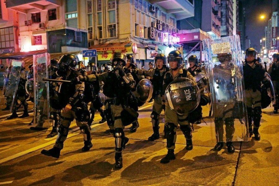 Δεκάδες συλλήψεις διαδηλωτών από τις αστυνομικές δυνάμεις στο Χονγκ Κονγκ