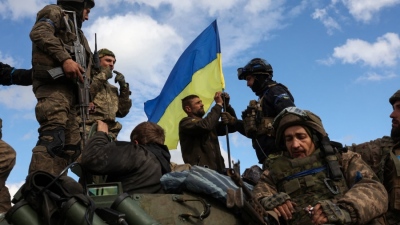 Η Ουκρανία ξεμένει από στρατό και «κυνηγά» τους στρατεύσιμους που διέφυγαν στο εξωτερικό
