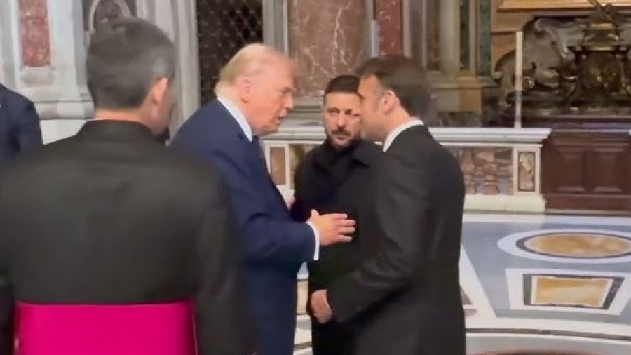 The Sun: Ο Trump είπε στον Macron «δεν πρέπει να είσαι εδώ» και έφυγε από την συνάντηση με τον Zelensky