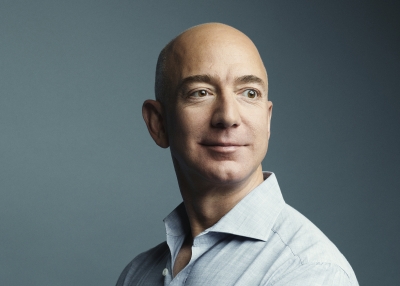 Οι προβλέψεις του Jeff Bezos για το μέλλον: Βιομηχανία στο διάστημα και Γη για «λίγους και εκλεκτούς»