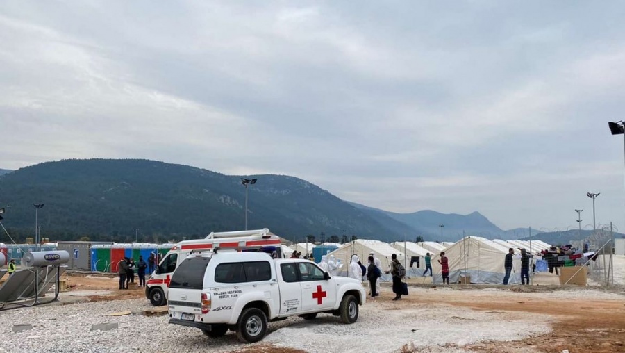 Με εντατικούς ρυθμούς οι ιατρικοί έλεγχοι για  κορωνοϊό σε δομές μεταναστών σε Μαλακάσα και Σέρρες