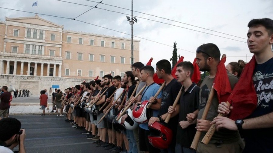 Σε εξέλιξη συλλαλητήριο στο κέντρο της Αθήνας ενάντια στο νομοσχέδιο για τις διαδηλώσεις