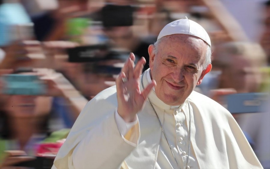 Πάπας Φραγκίσκος: Όλοι πρέπει να έχουν πρόσβαση σε εμβολισμούς και θεραπείες