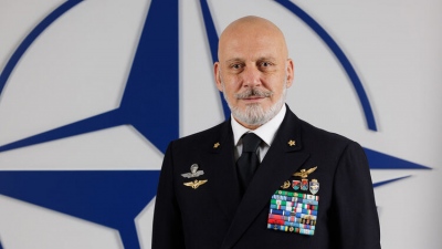 Giuseppe Cavo Dragone (ΝΑΤΟ): Η Ρωσία επιδιώκει να ανακτήσει όσα κατείχε πριν τη διάλυση της ΕΣΣΔ