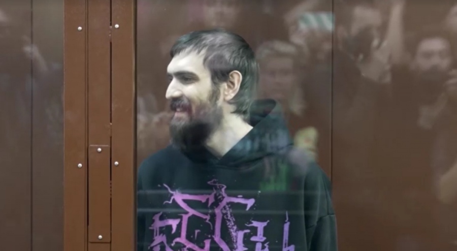 Κωμικός καταδικάστηκε στη Ρωσία για αστείο εναντίον του στρατού - Στην Ελλάδα χαϊδεύαμε τον καραγκιόζη που απολύθηκε από την Pizza Fan