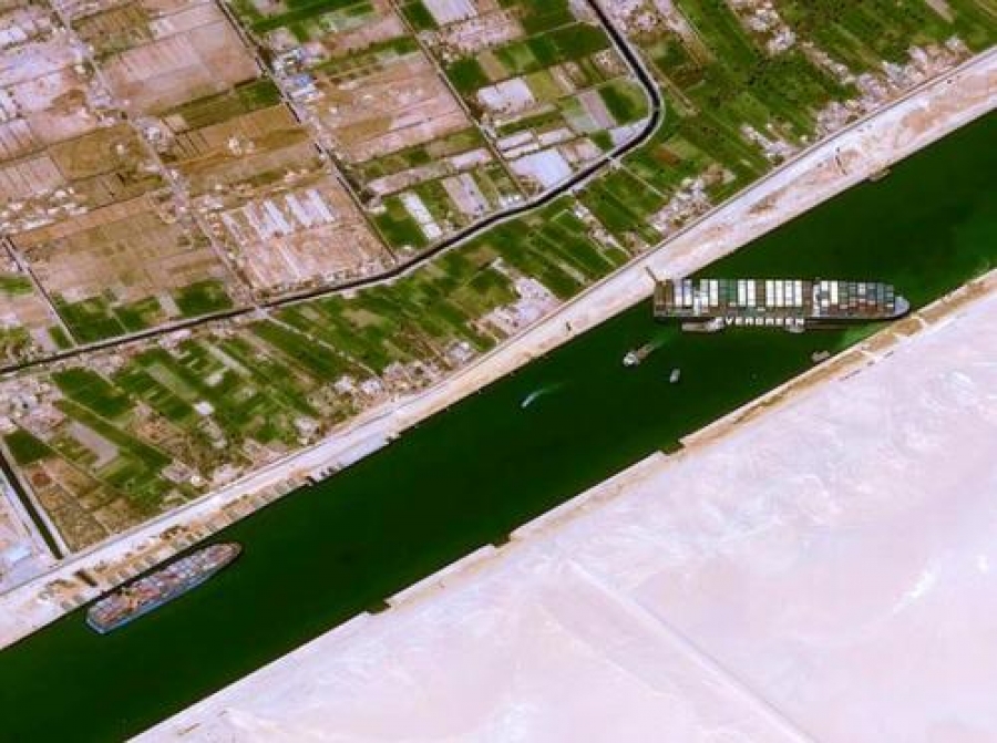 Σουέζ: Έρευνα για τα αίτια προσάραξης του πλοίου στη Διώρυγα  - «Ανθρώπινο λάθος» βλέπουν οι αρχές