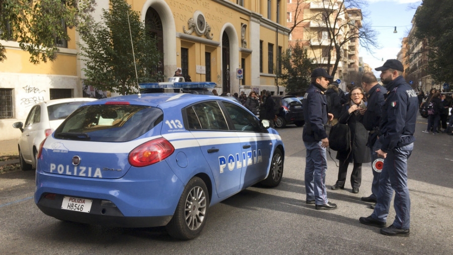 Σοκ στην Ιταλία – Ένοπλος πυροβόλησε και σκότωσε δύο παιδιά και έναν ηλικιωμένο