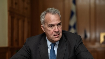 Υποχρεωτικός εμβολιασμός - Ο Βορίδης άνοιξε… παράθυρο για υπαλλήλους δημοσίου, εστίαση, λιανεμπόριο