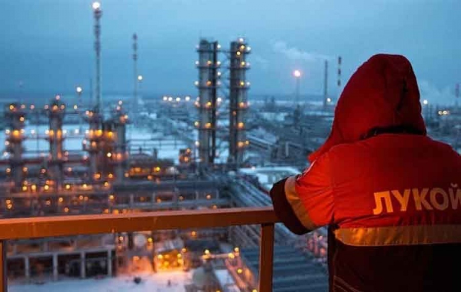 Ρωσία: Προχωρά σε εσωτερικό δανεισμό 13 δισ δολαρίων για να καλύψει τις απώλειες του πετρελαίου