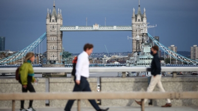 Αισιόδοξα νέα από Μ. Βρετανία: Επιπέδωση των κρουσμάτων Omicron στο Λονδίνο