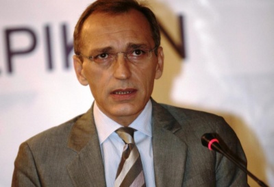 Η επιστροφή του «μετανοημένου» Μπόμπολα που στηρίζει ενεργά τον Ελλάκτωρα